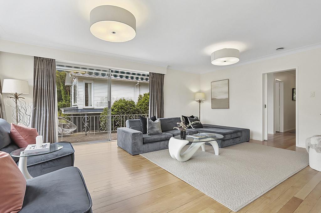 52 Rimutaka Place, Titirangi - Photo 3