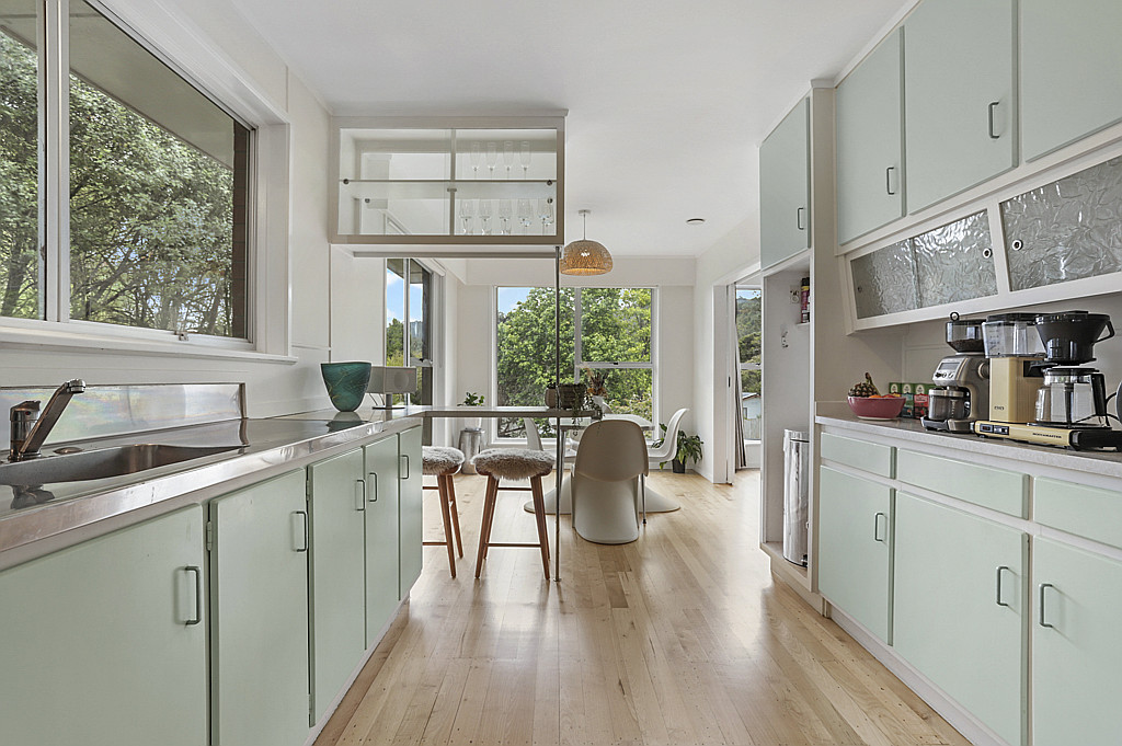 52 Rimutaka Place, Titirangi - Photo 6