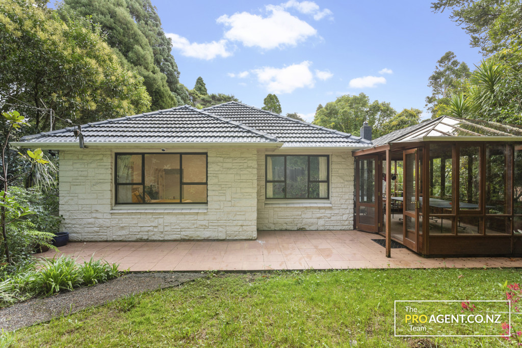 357 Titirangi Road, Titirangi - Photo 2