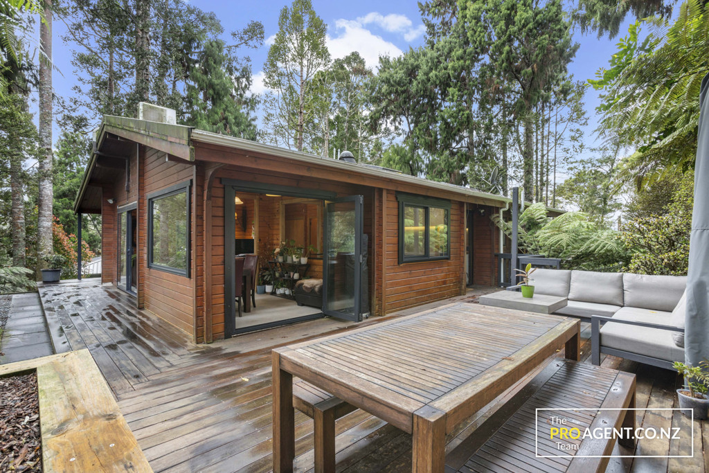 17 Minnehaha Avenue, Titirangi - Photo 3