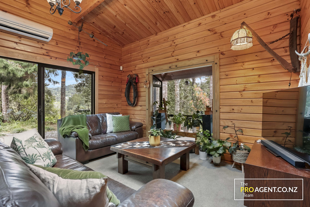 17 Minnehaha Avenue, Titirangi - Photo 7