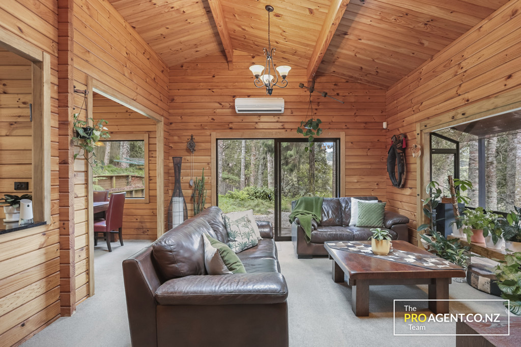 17 Minnehaha Avenue, Titirangi - Photo 4