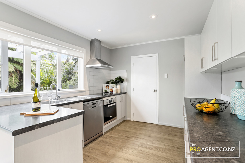 29 Hollywood Avenue, Titirangi - Photo 7