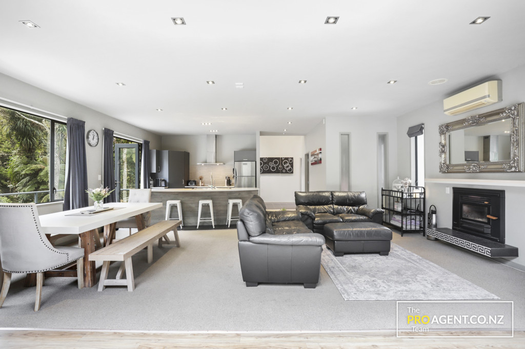 14 Turanga Road, Henderson Valley - Photo 3
