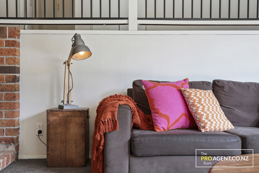 9 Karapiti Place, Glen Eden - Photo 4