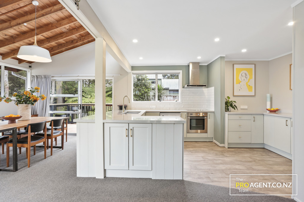 9 Karapiti Place, Glen Eden - Photo 5