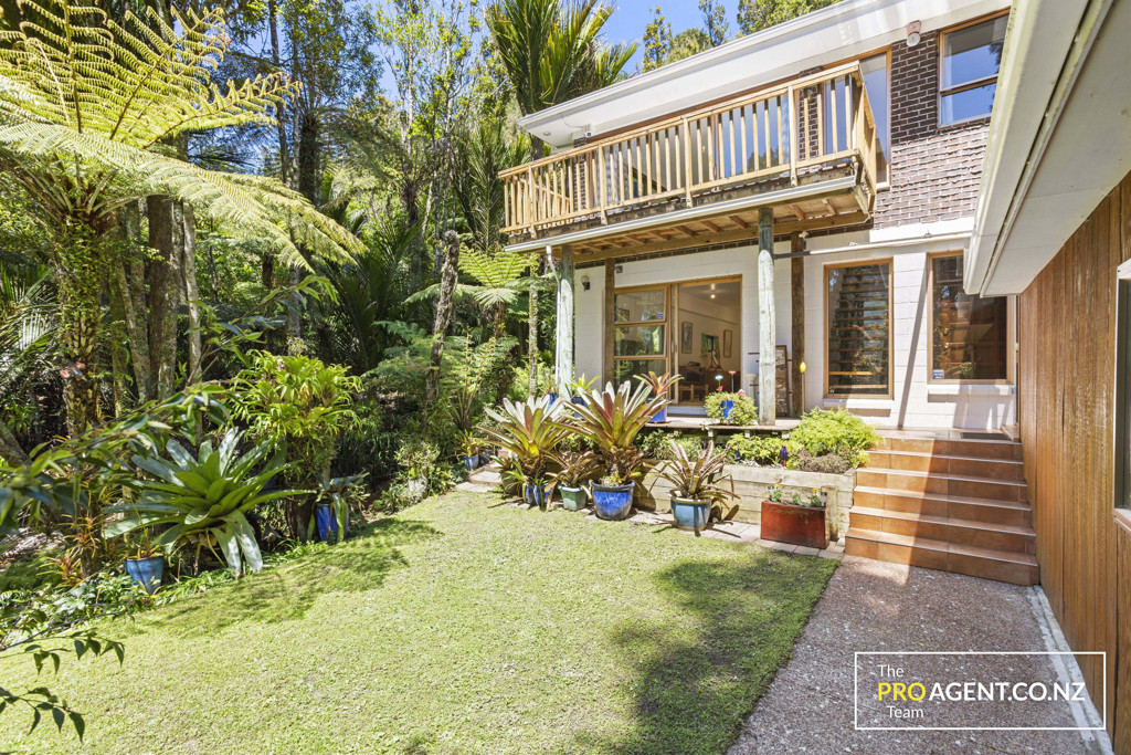 224 Konini Road, Titirangi - Photo 2