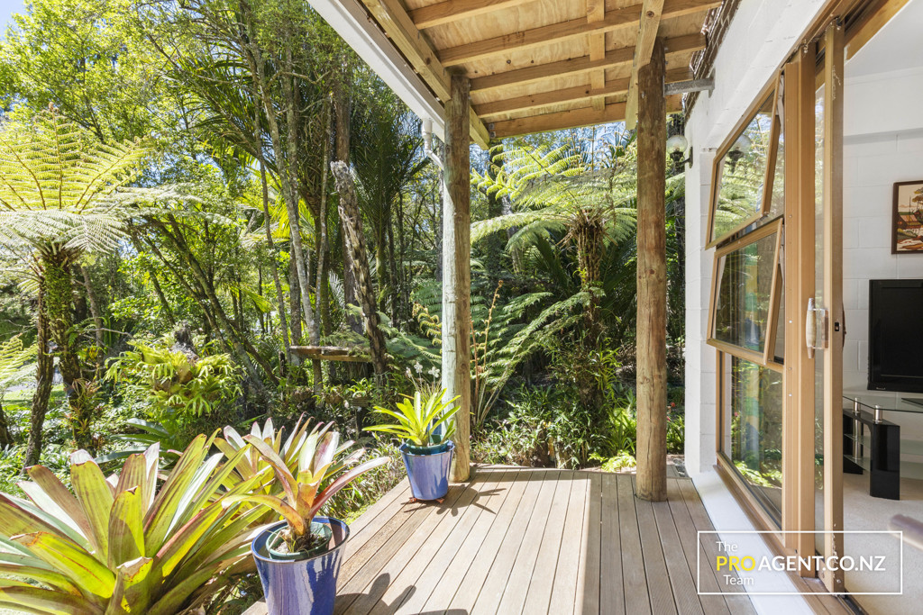 224 Konini Road, Titirangi - Photo 4