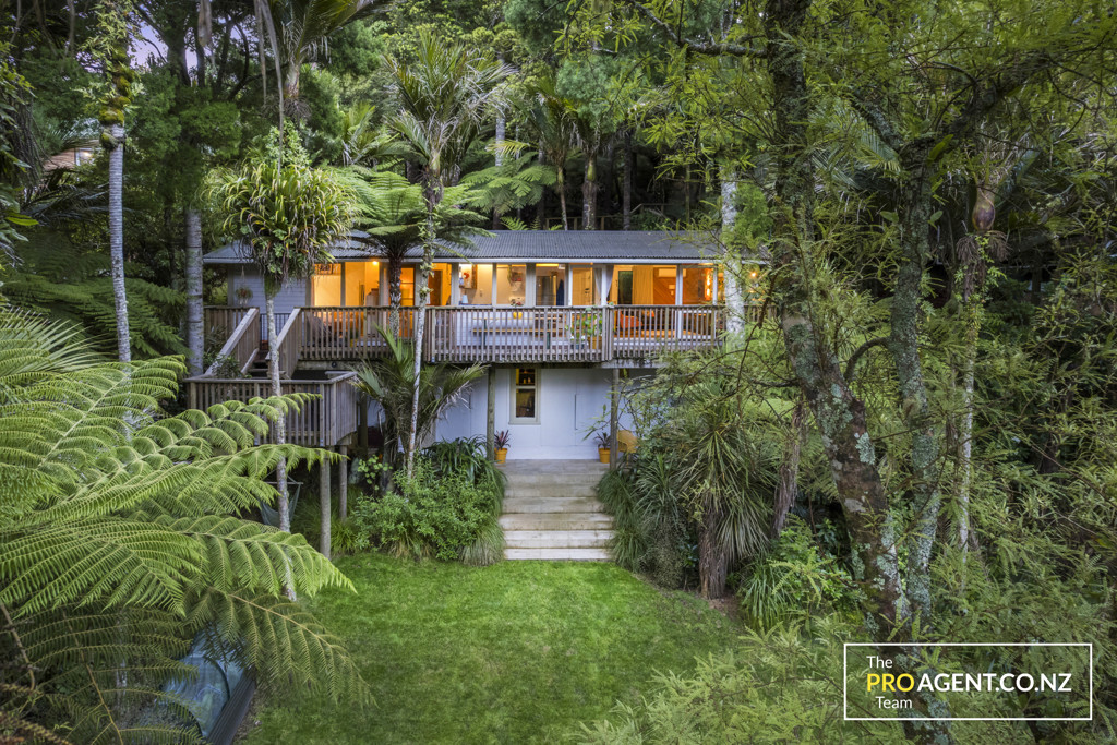20 Tainui Road, Titirangi - Photo 5
