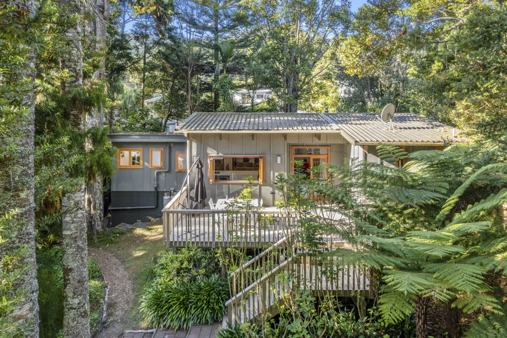 78 Waima Crescent, Titirangi - Photo 3