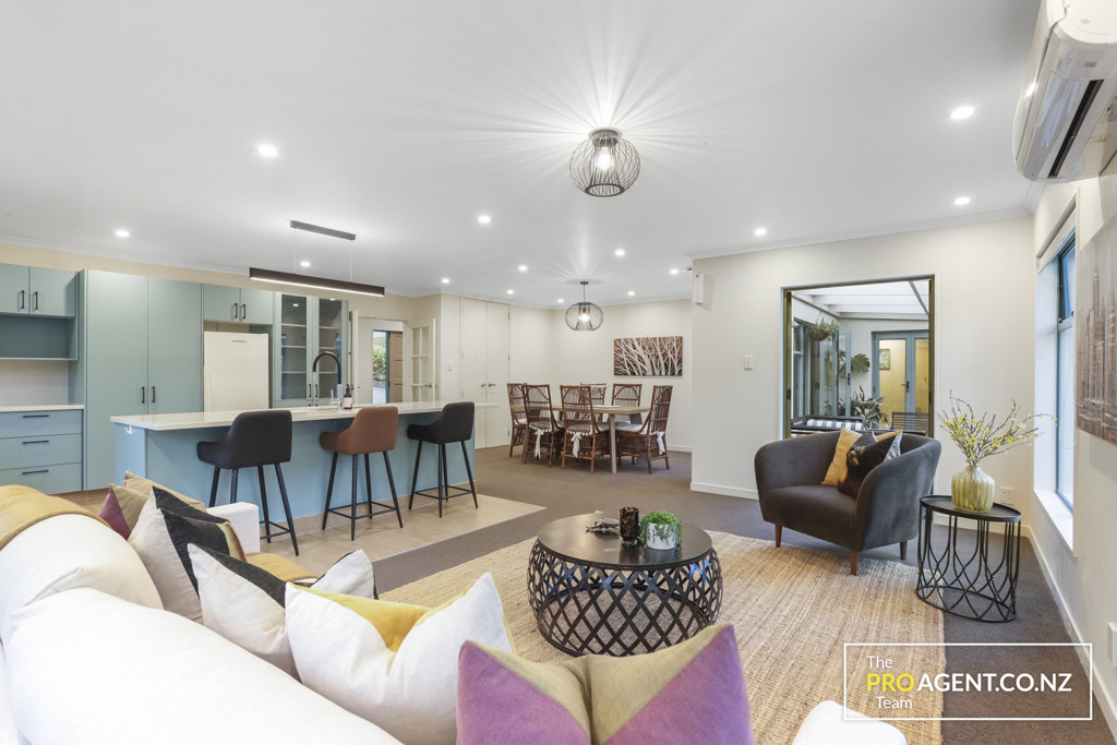 394 Huia Road, Titirangi - Photo 2