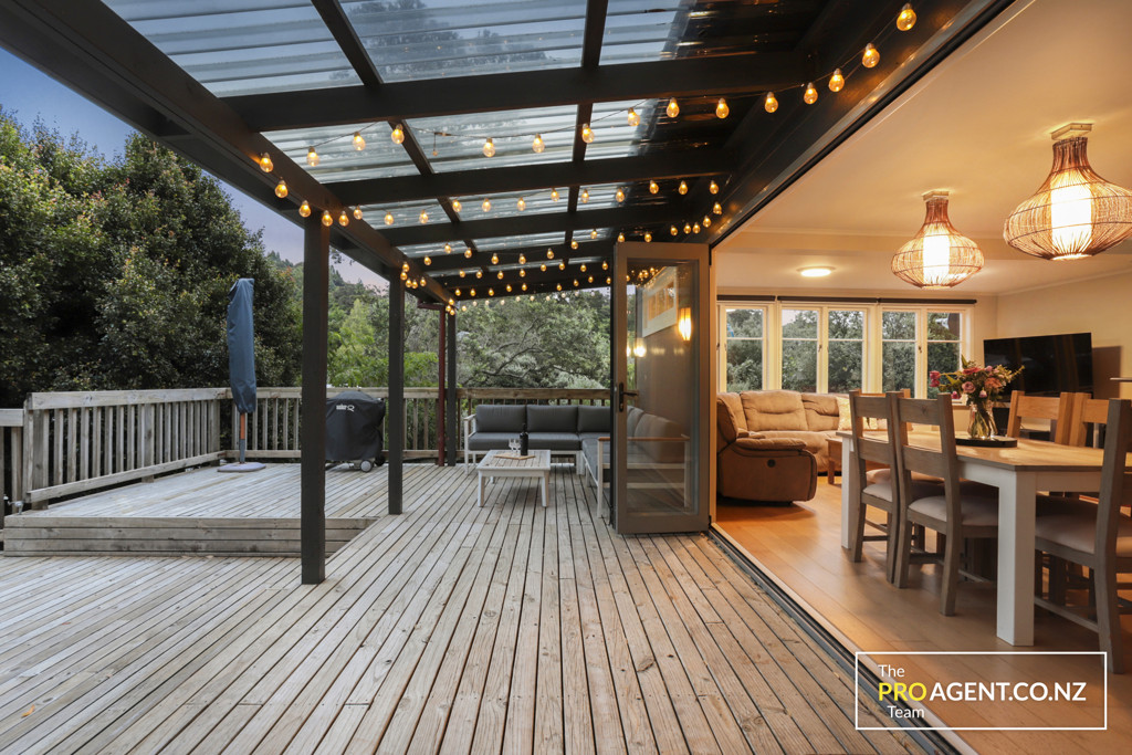 144 Victory Road, Laingholm - Photo 3