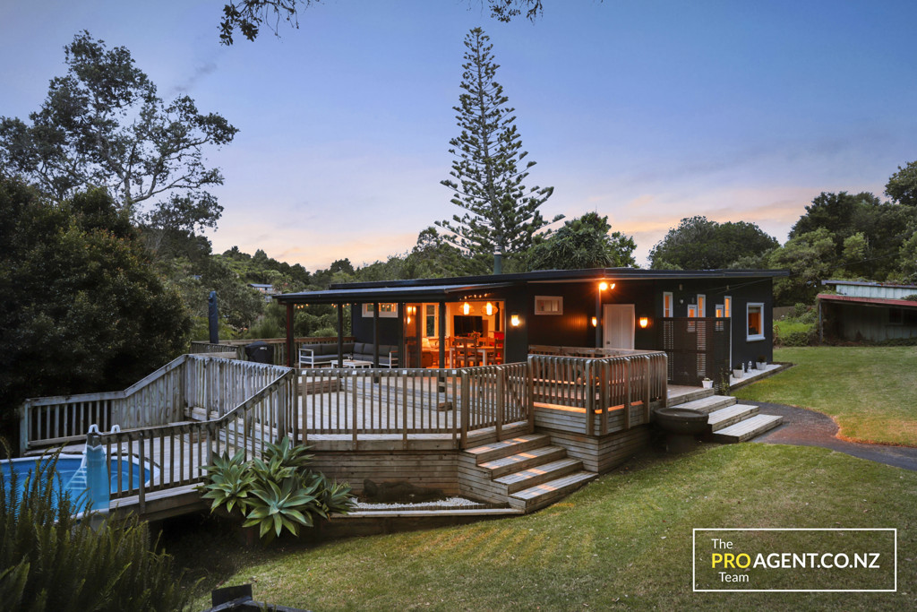144 Victory Road, Laingholm