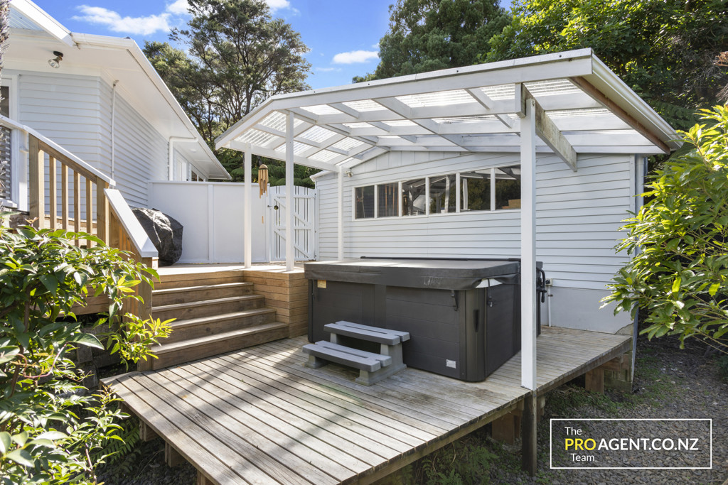 33 Lookout Drive, Laingholm - Photo 5