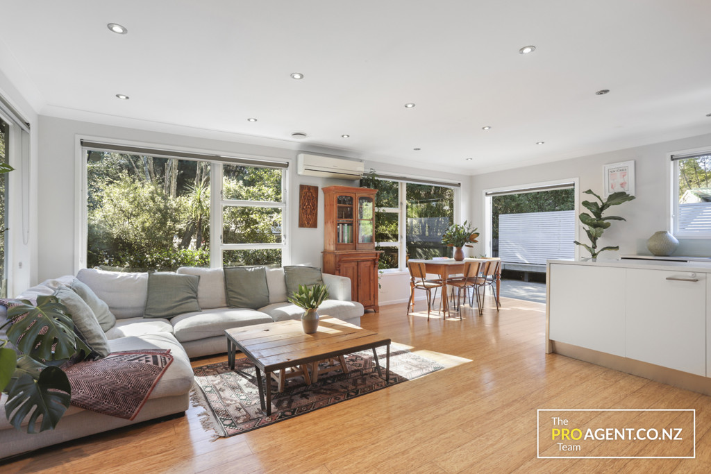 146 Woodlands Park Road, Titirangi - Photo 5