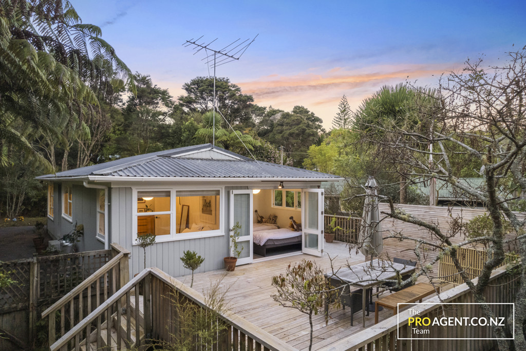 146 Woodlands Park Road, Titirangi