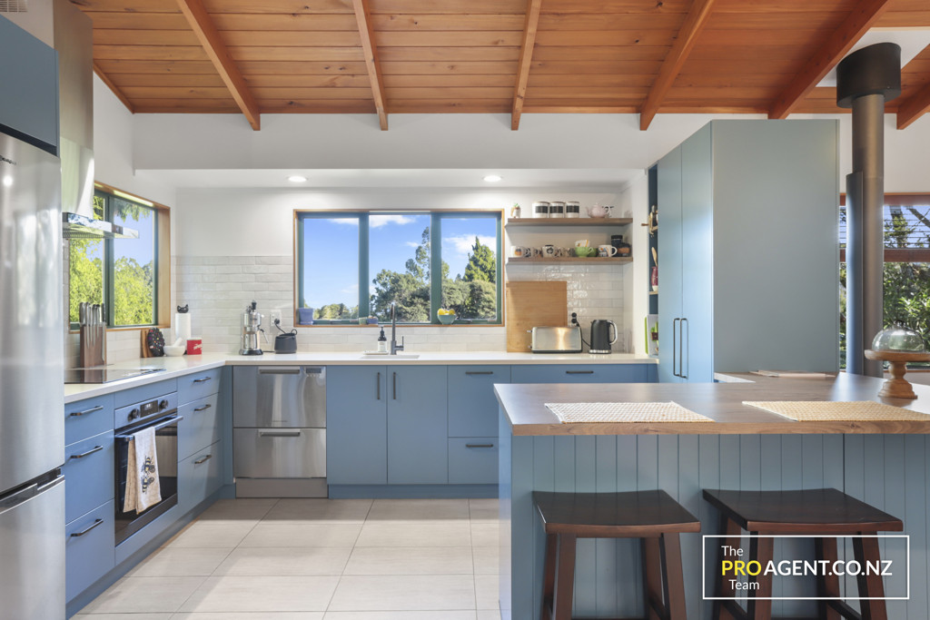 478 Huia Road, Laingholm - Photo 2