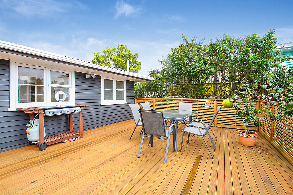 10 Stottholm Road, Titirangi