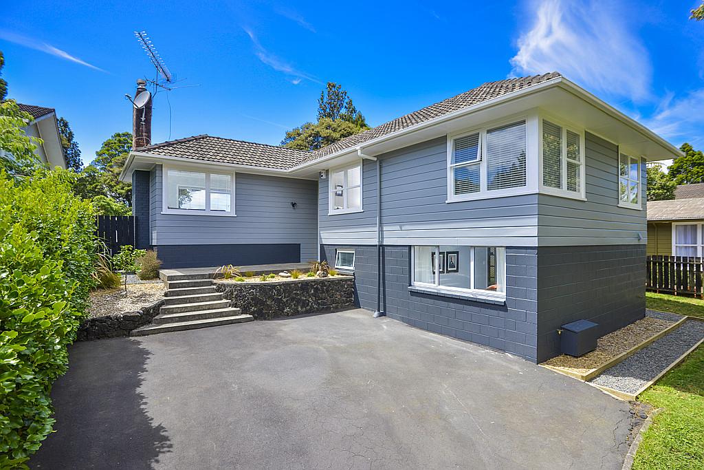 22 Rimutaka Place, Titirangi