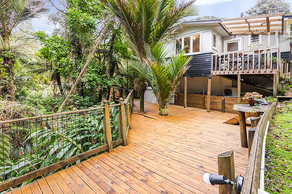 283 Huia Road, Titirangi - Photo 2