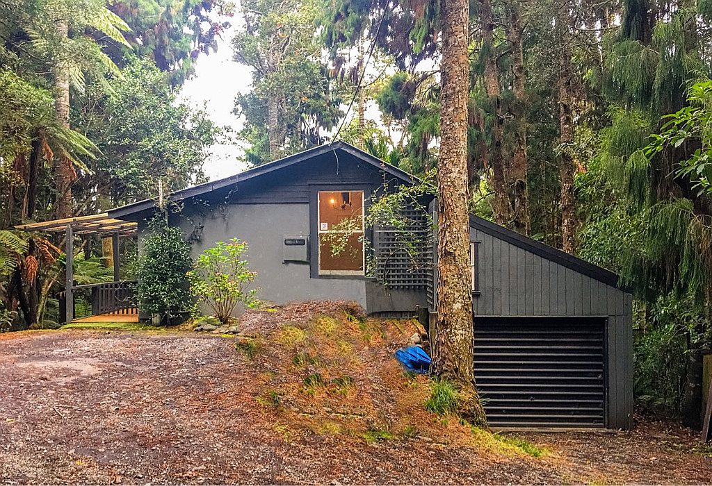 *43 Kauri Loop Road, Oratia