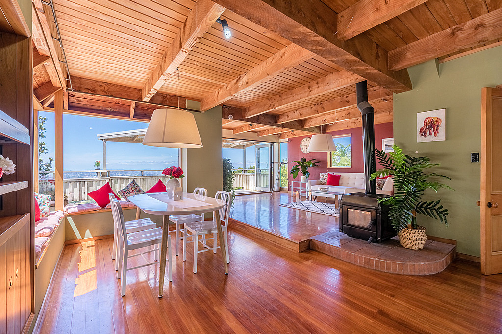 11 Cascade Avenue, Waiatarua - Photo 2