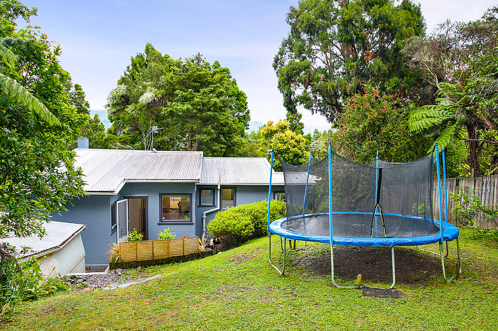 20 Victory Road, Laingholm