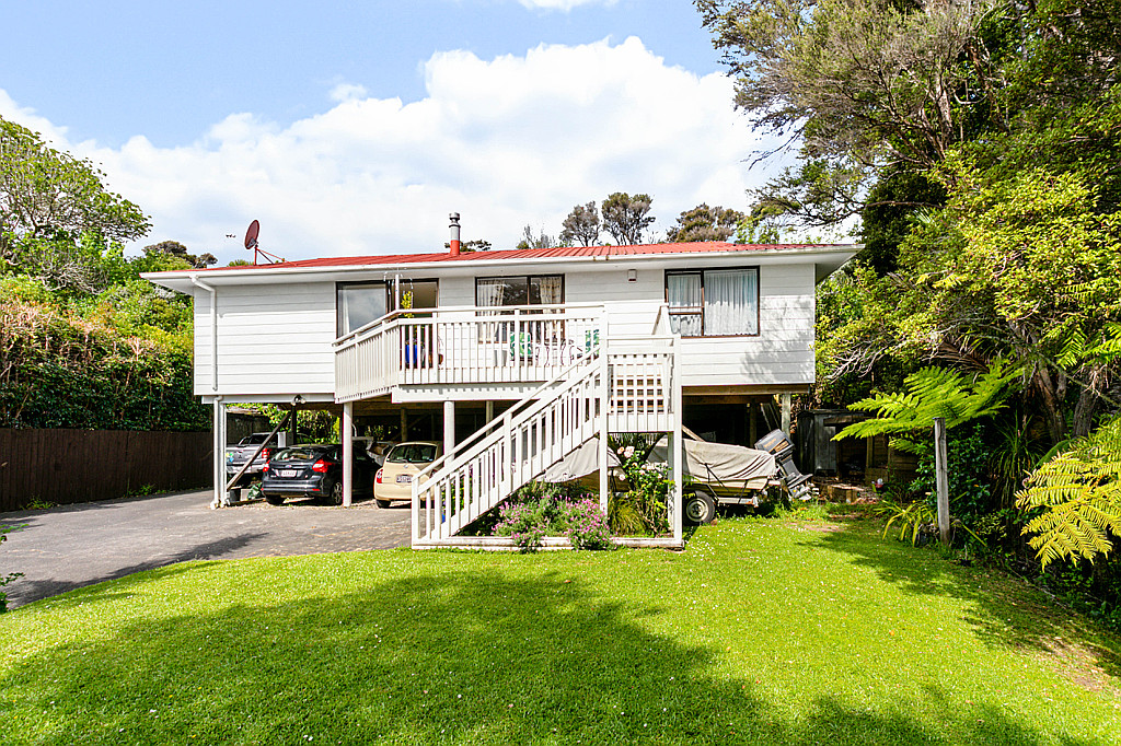 18 Victory Road, Laingholm
