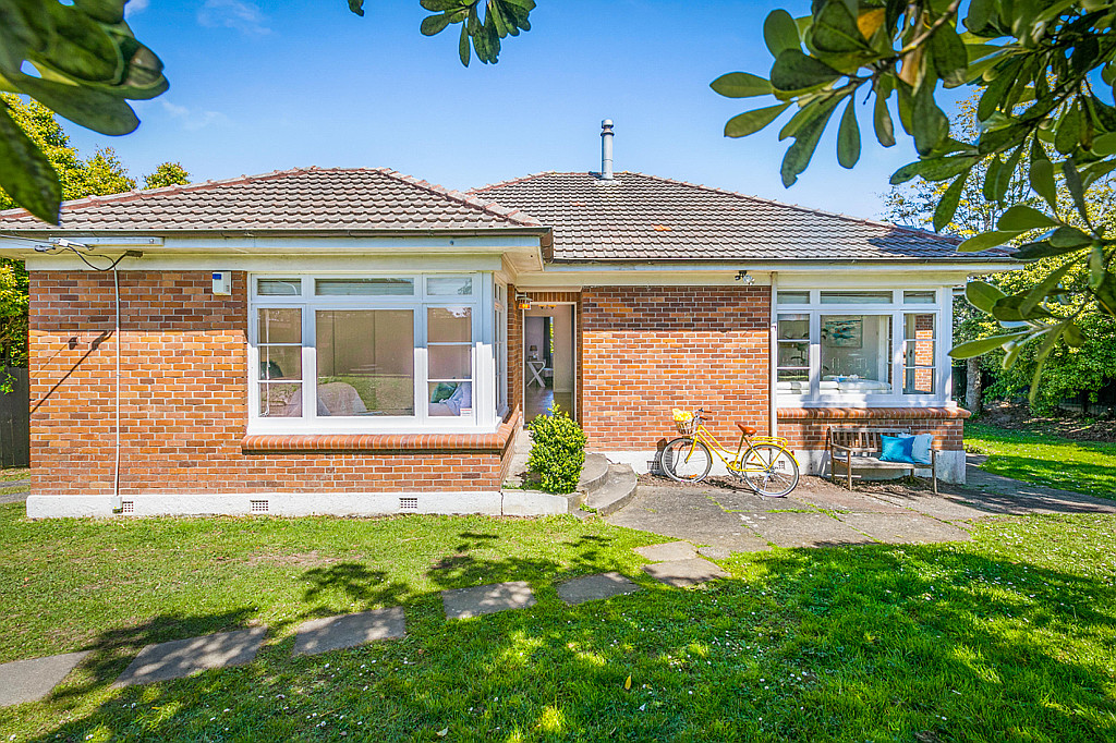 225 Titirangi Road, Titirangi