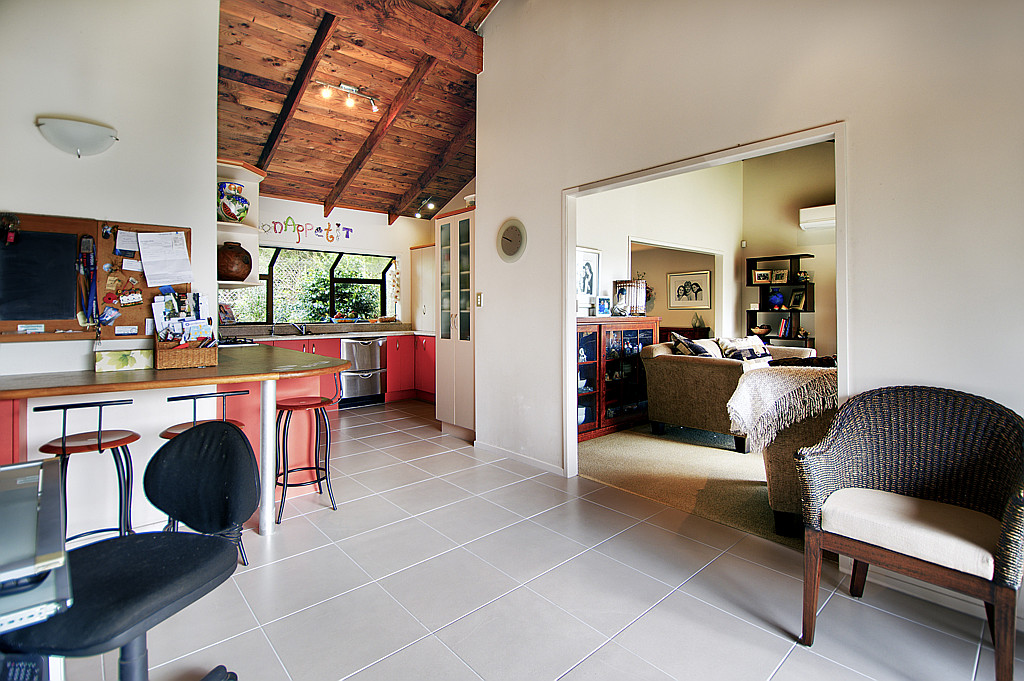 1 South Lynn Road, Titirangi - Photo 3