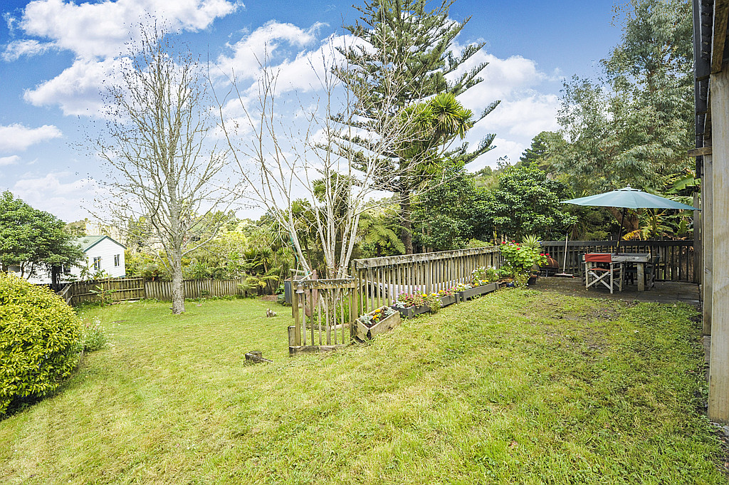 138 Woodlands Park Road, Titirangi - Photo 4