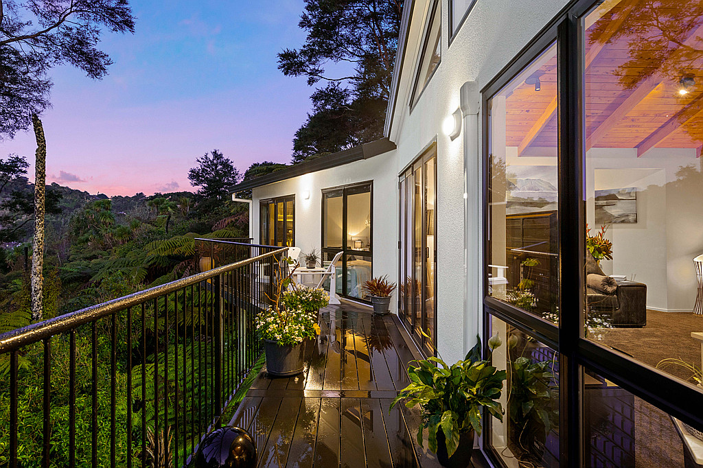 1 Landing Road, Titirangi - Photo 2