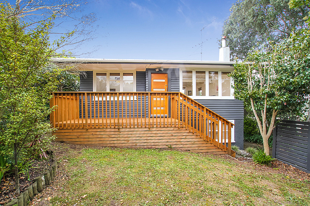 10 Stottholm Road, Titirangi - Photo 2