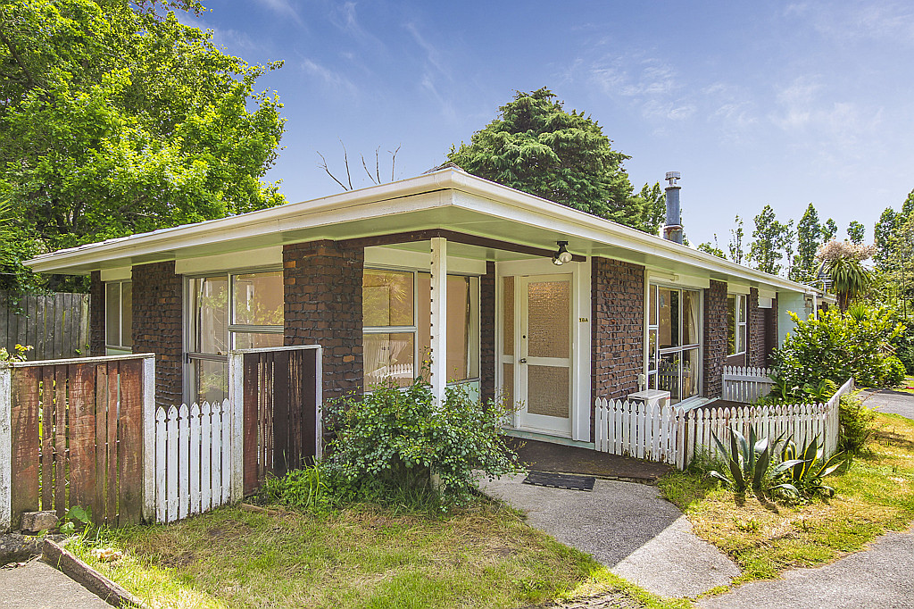 18A Kashmir Road, Glen Eden - Photo 2