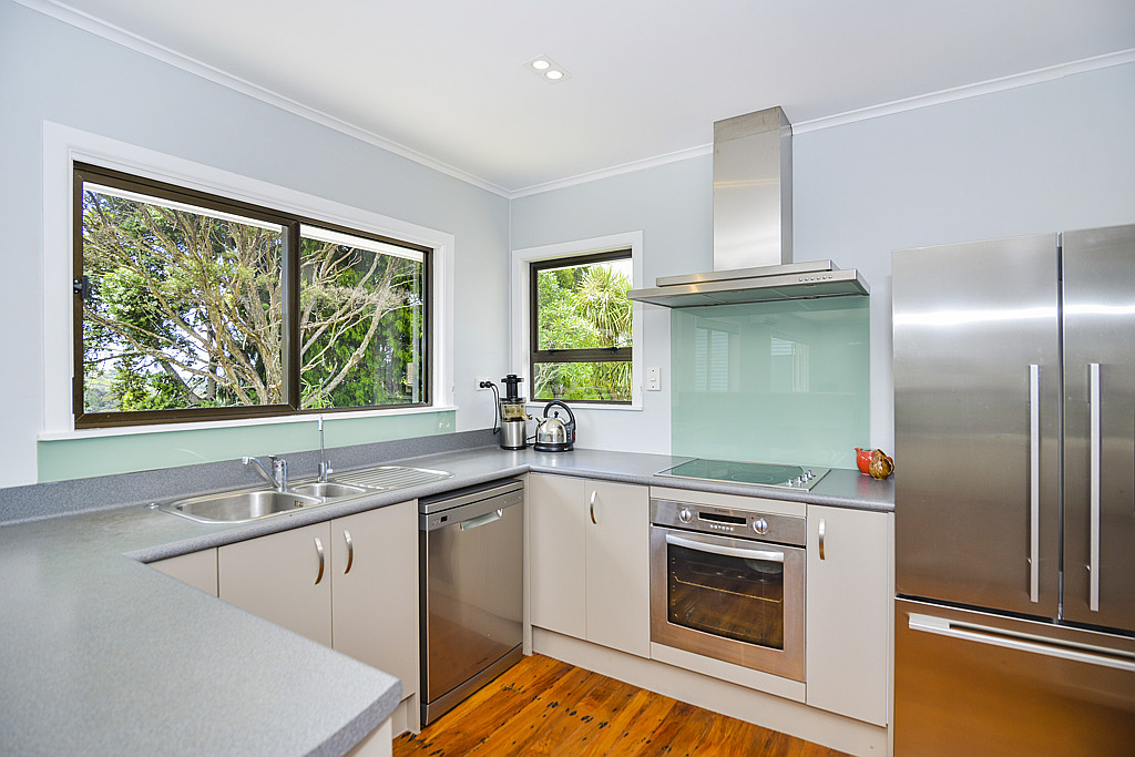 22 Rimutaka Place, Titirangi - Photo 7