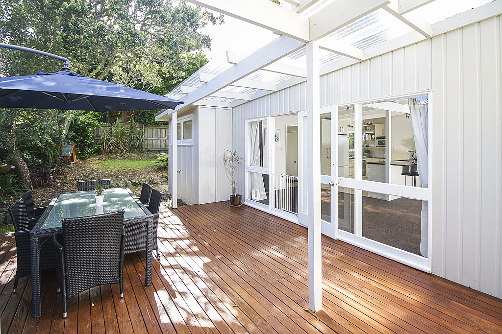 28 Derwent Crescent, Titirangi - Photo 4