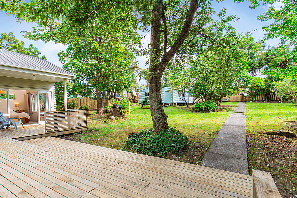 98 Konini Road, Titirangi - Photo 5