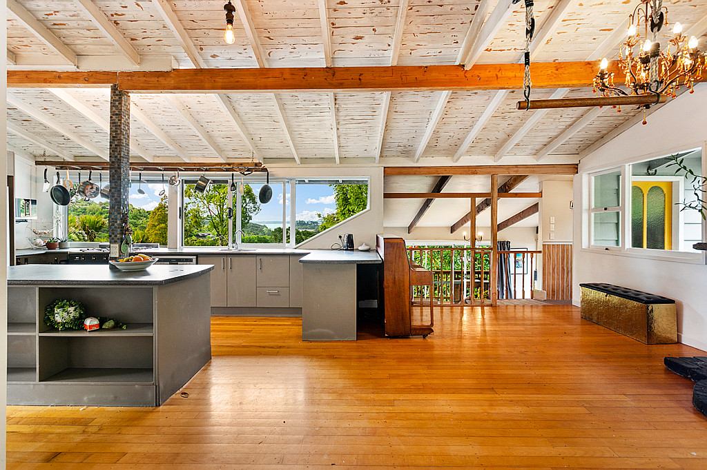 100 Huia Road, Titirangi - Photo 5