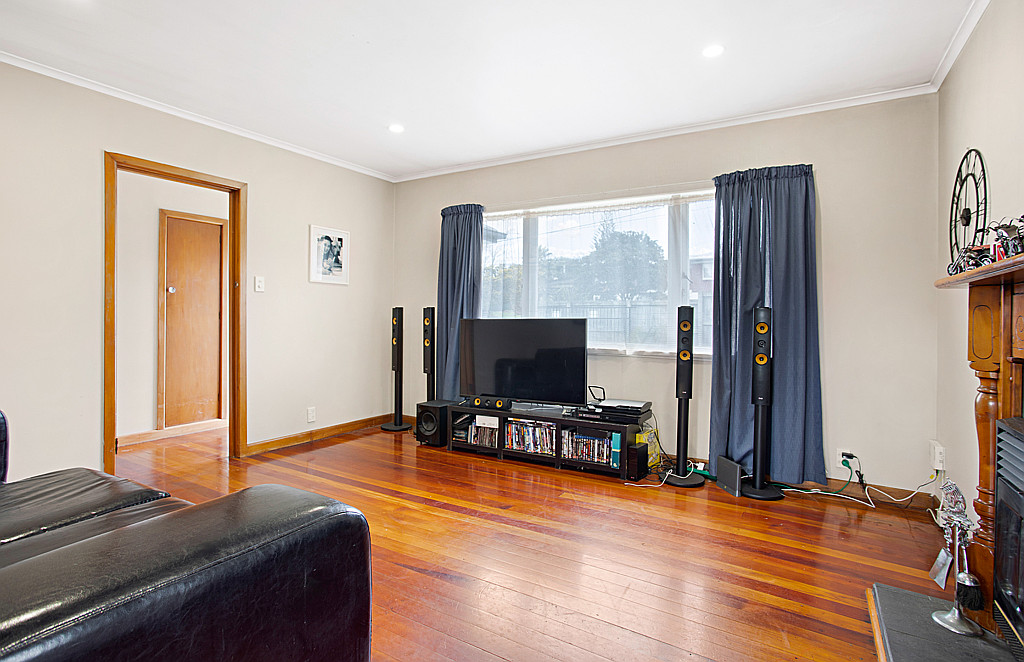 55 Beaubank Road, Kelston - Photo 6
