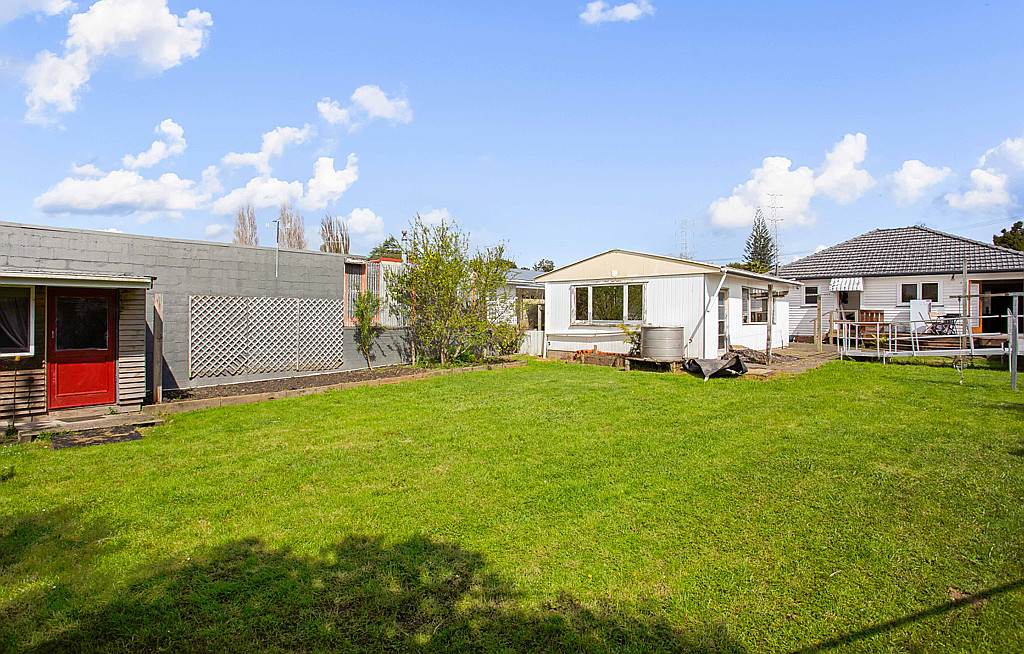 55 Beaubank Road, Kelston - Photo 4