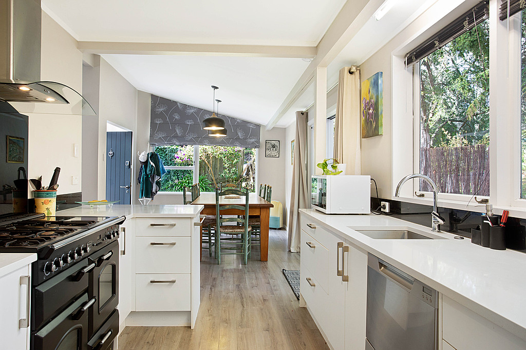 31 Victory Road, Laingholm - Photo 3