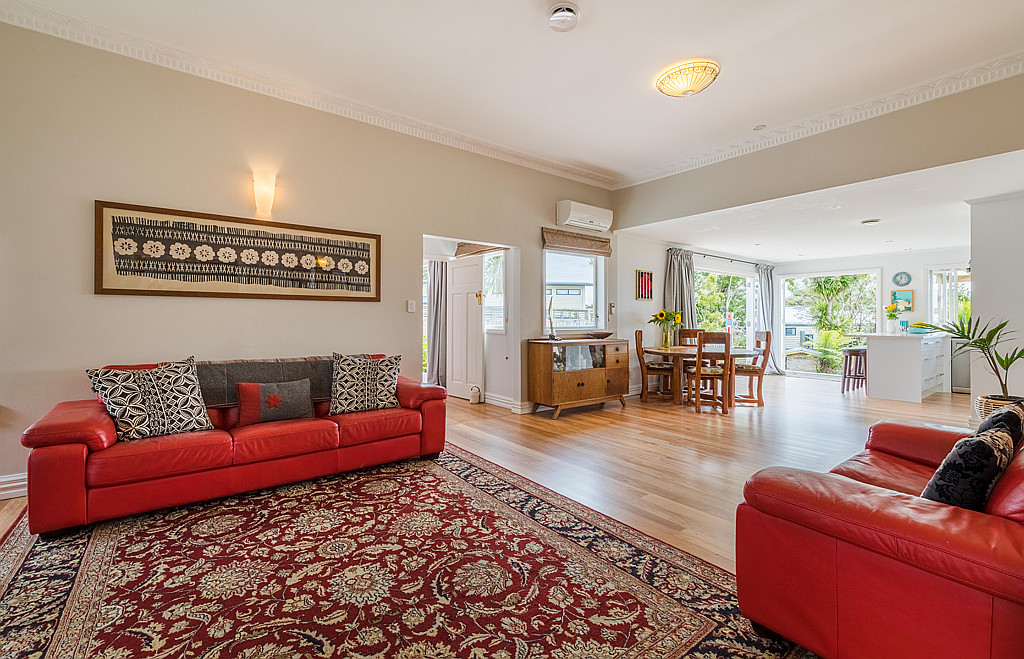 56 Victory Road, Laingholm - Photo 2