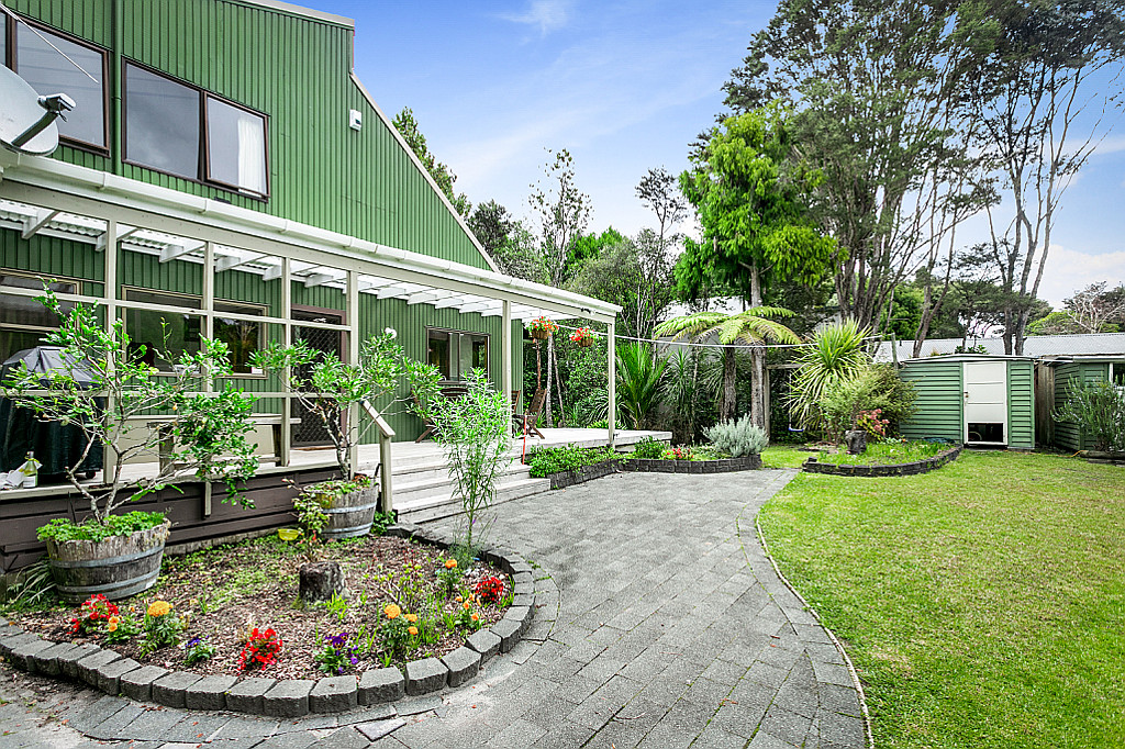 13 Victory Road, Laingholm - Photo 2