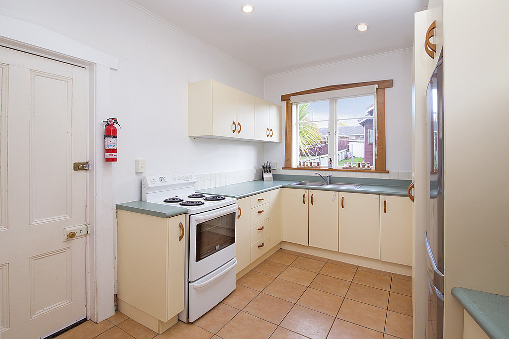2 Rewa Street, New Lynn - Photo 5