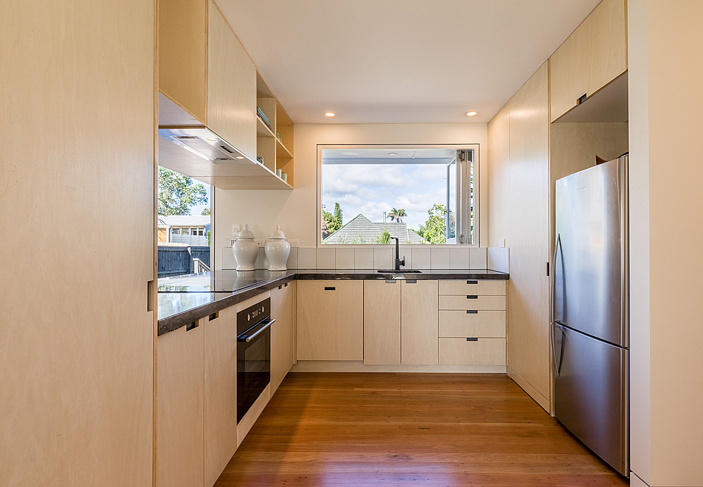 16 Esmeralda Avenue, Avondale - Photo 2