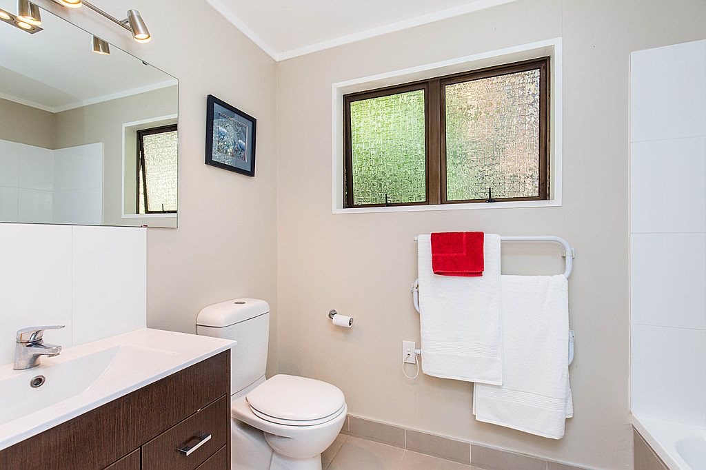 221 Woodlands Park Road, Titirangi - Photo 6