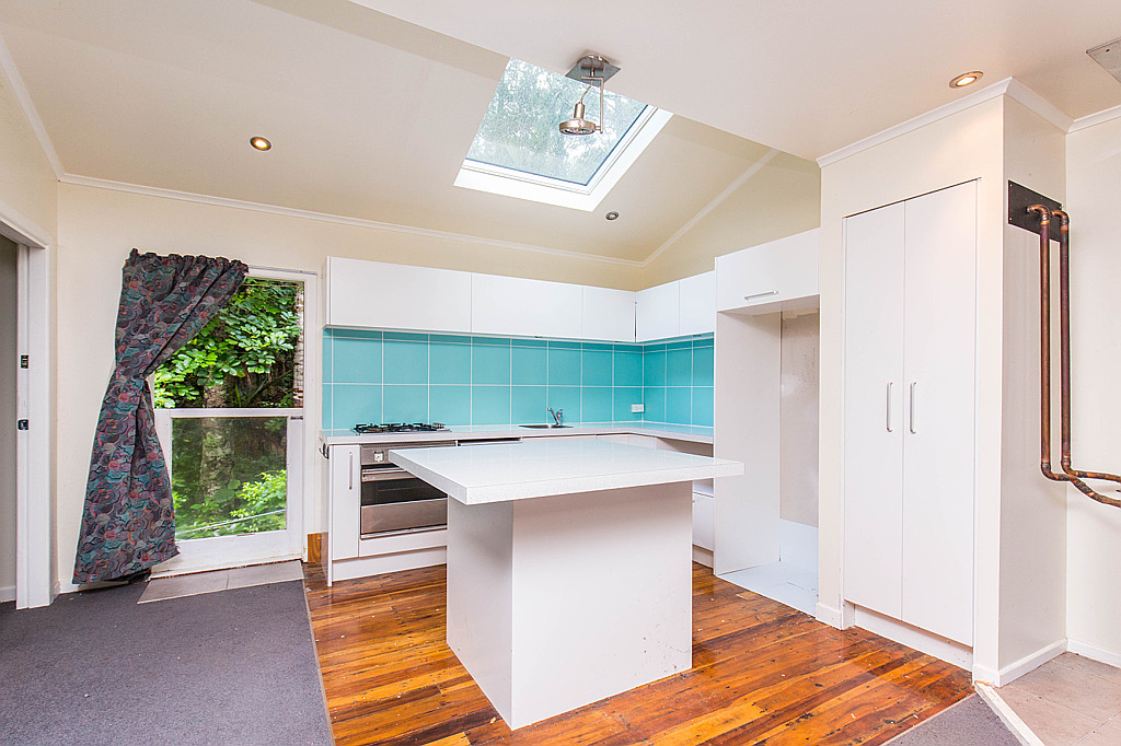 796 South Titirangi Road, Titirangi - Photo 2