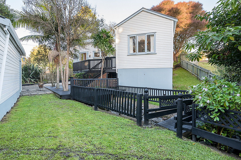 48 Eastglen Road, Glen Eden - Photo 5