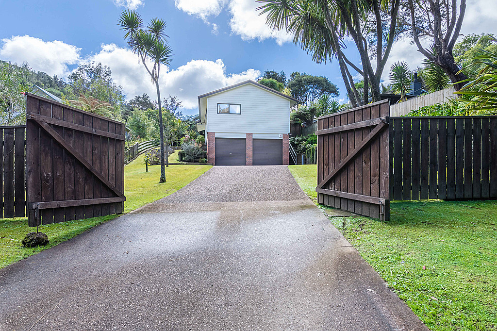 143 Woodlands Park Road, Titirangi - Photo 3