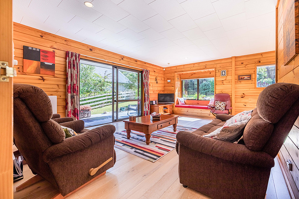 143 Woodlands Park Road, Titirangi - Photo 5